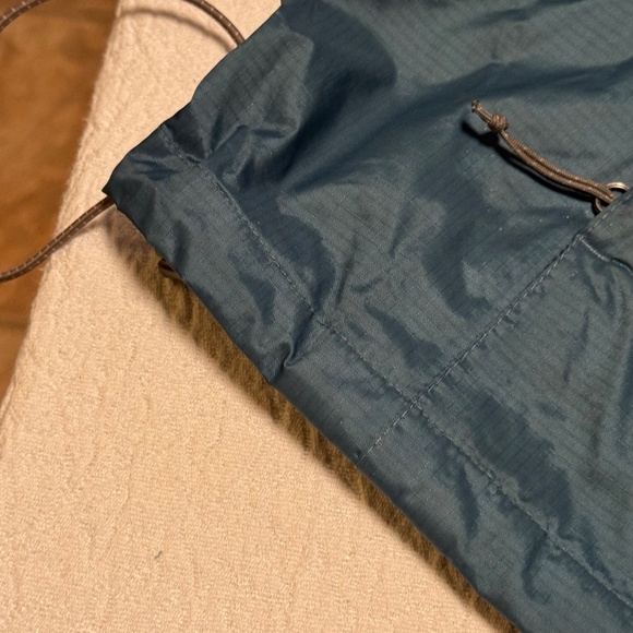 Eddie Bauer Lightweight Rain Jacket - Picture 3 of 12